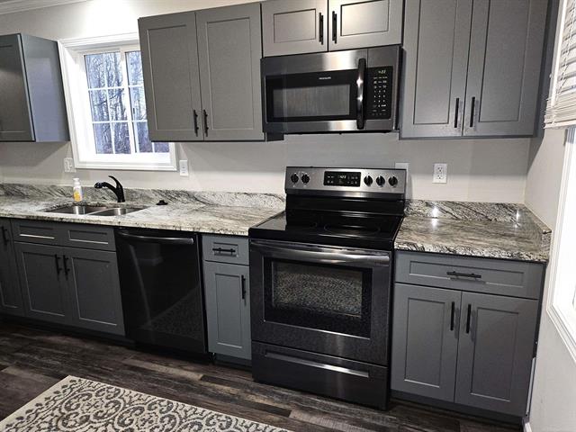 Builiding view six for 3865 Krafft, Fort Gratiot, MI. 48059