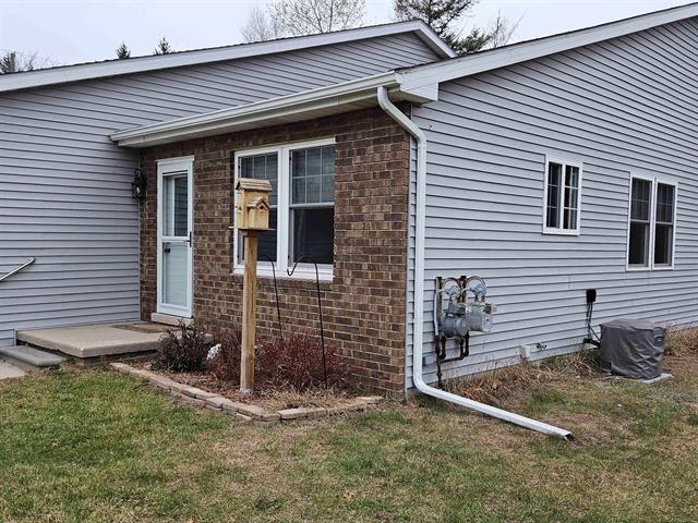 Builiding view two for 3865 Krafft, Fort Gratiot, MI. 48059