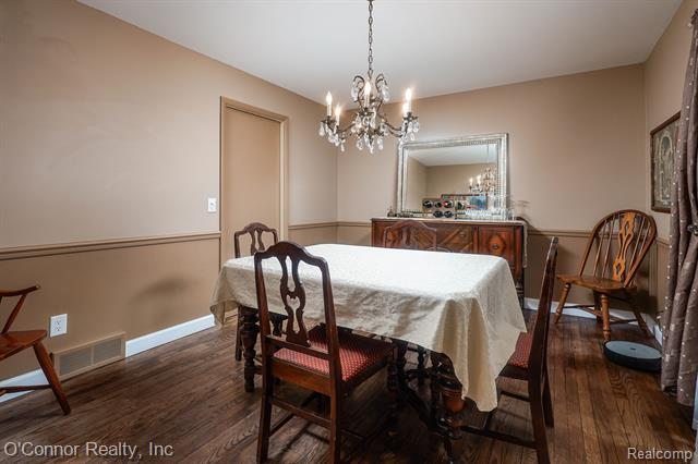 Builiding view eleven for 2925 Linda, Port Huron, MI. 48060