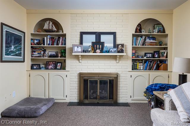 Builiding view five for 2925 Linda, Port Huron, MI. 48060