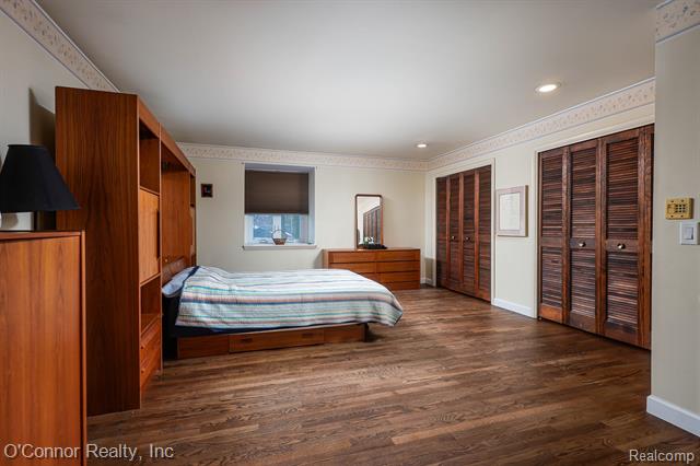 Builiding view fourteen for 2925 Linda, Port Huron, MI. 48060