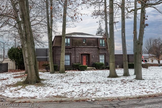 Builiding view one for 2925 Linda, Port Huron, MI. 48060