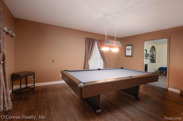 Builiding view sixteen for 2925 Linda, Port Huron, MI. 48060