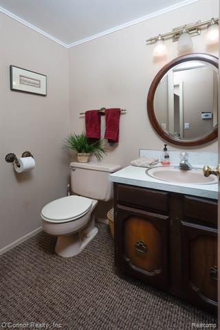 Builiding view thirteen for 2925 Linda, Port Huron, MI. 48060