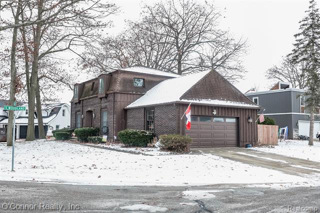 Builiding view thirty four for 2925 Linda, Port Huron, MI. 48060