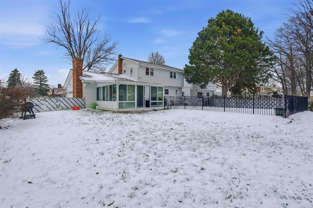 Builiding view fifteen for 1828 Kennelworth, Port Huron, MI. 48060