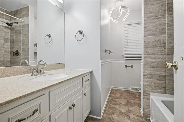 Builiding view four for 1828 Kennelworth, Port Huron, MI. 48060