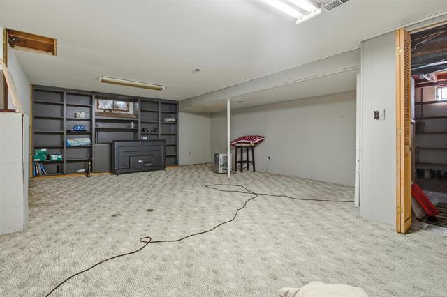 Builiding view thirteen for 1828 Kennelworth, Port Huron, MI. 48060