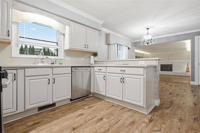 Builiding view twenty three for 1828 Kennelworth, Port Huron, MI. 48060