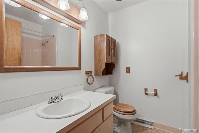 Builiding view thirteen for 3118 Elk, Port Huron, MI. 48060