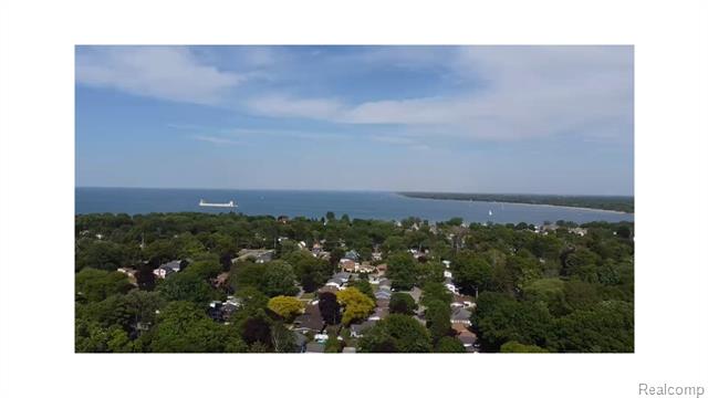 Builiding view twenty eight for 3118 Elk, Port Huron, MI. 48060