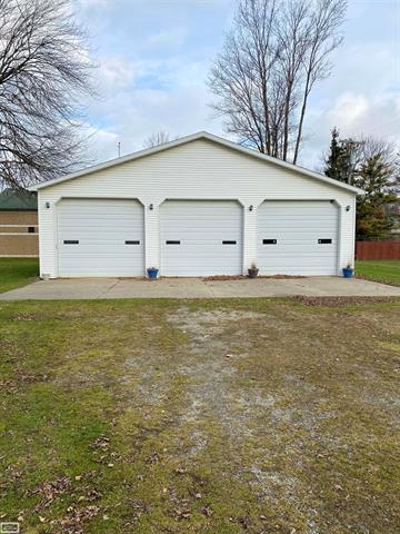 Builiding view thirty three for 203 Kempf, Capac, MI. 48014