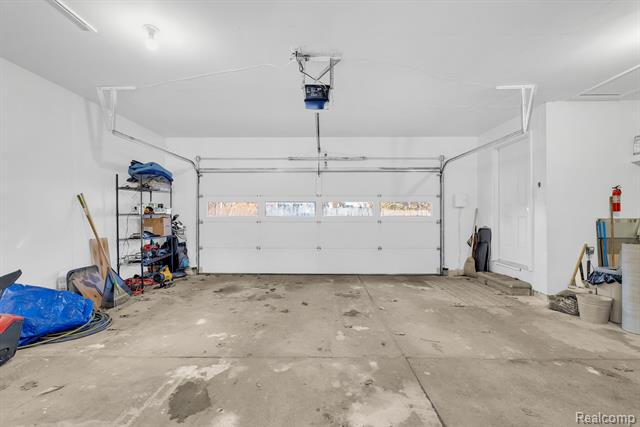 Builiding view five for 5569 Lakeshore, Fort Gratiot, MI. 48059