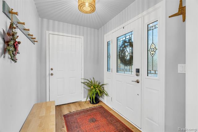 Builiding view six for 5569 Lakeshore, Fort Gratiot, MI. 48059