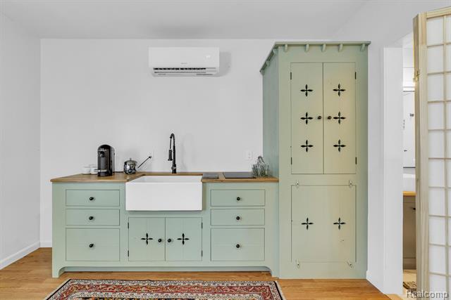 Builiding view thirty six for 5569 Lakeshore, Fort Gratiot, MI. 48059