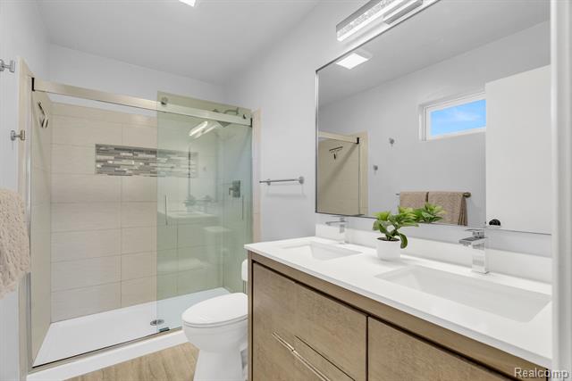 Builiding view twenty three for 5569 Lakeshore, Fort Gratiot, MI. 48059