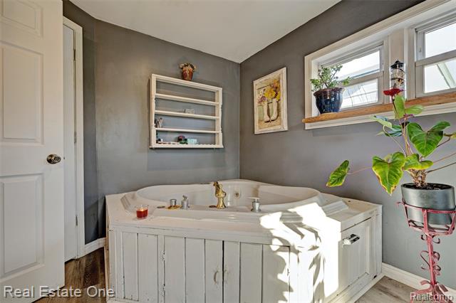 Builiding view eleven for 7560 Metcalf, Avoca, MI. 48006