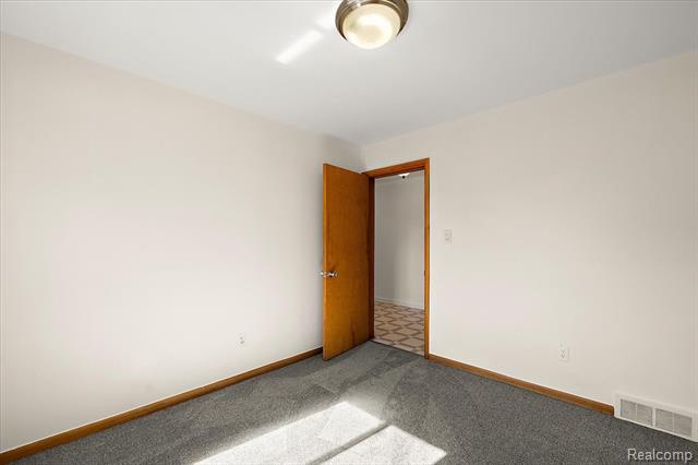 Builiding view fifty four for 1631 E Elza, Hazel Park, MI. 48030