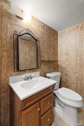 Builiding view fifty six for 1631 E Elza, Hazel Park, MI. 48030