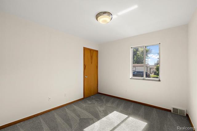 Builiding view fifty three for 1631 E Elza, Hazel Park, MI. 48030