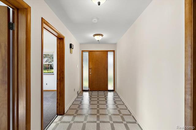 Builiding view five for 1631 E Elza, Hazel Park, MI. 48030
