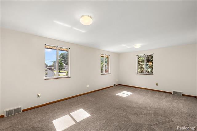 Builiding view forty five for 1631 E Elza, Hazel Park, MI. 48030