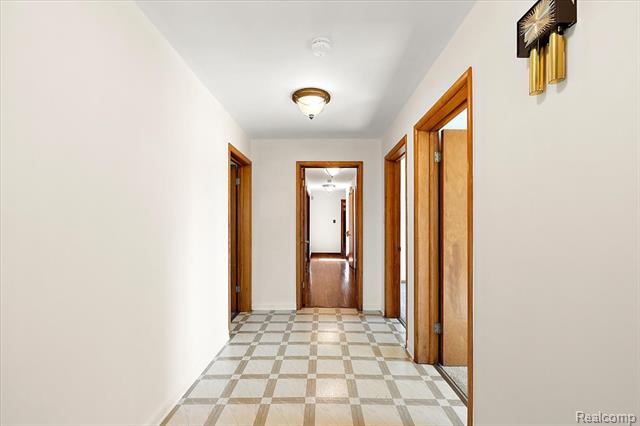 Builiding view six for 1631 E Elza, Hazel Park, MI. 48030