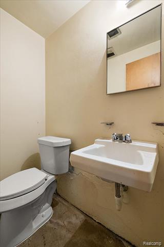 Builiding view sixty five for 1631 E Elza, Hazel Park, MI. 48030