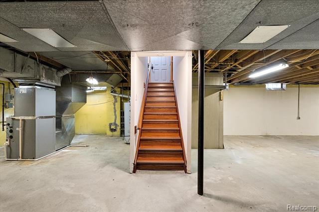 Builiding view sixty six for 1631 E Elza, Hazel Park, MI. 48030