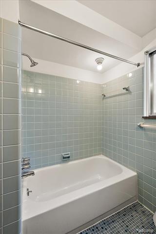 Builiding view thirty four for 1631 E Elza, Hazel Park, MI. 48030
