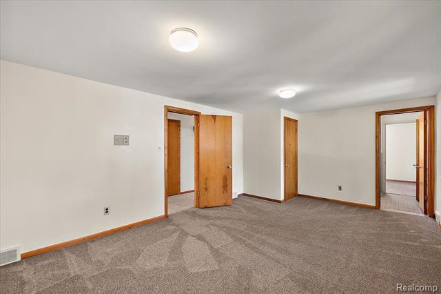 Builiding view thirty six for 1631 E Elza, Hazel Park, MI. 48030