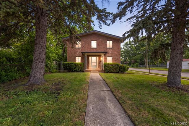 front view for 1631 E Elza Ave, Hazel Park, Mi. 48030