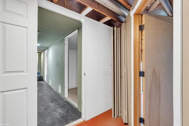 Builiding view thirty seven for 15183 Yale, Yale, MI. 48097