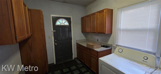 Builiding view eleven for 30 W Maxlow, Hazel Park, MI. 48030
