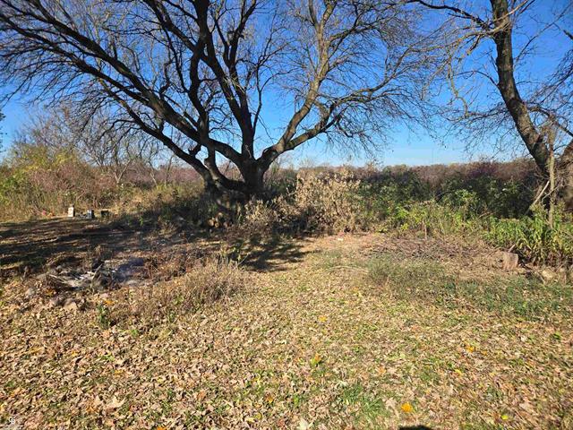 Builiding view eight for 7864 Yale, Avoca, MI. 48006