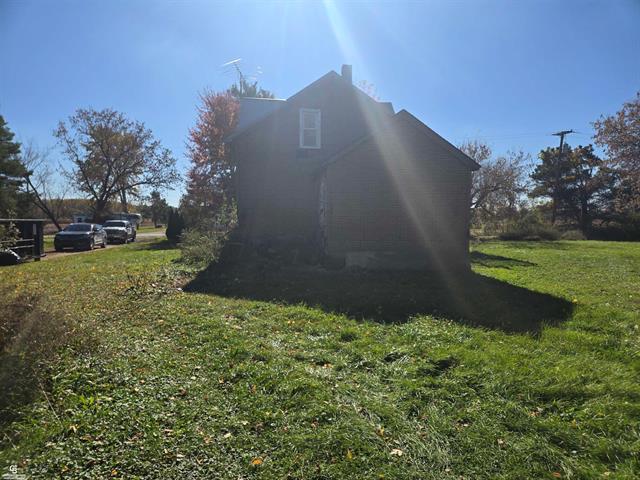 Builiding view seven for 7864 Yale, Avoca, MI. 48006