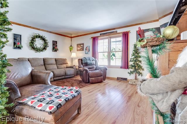 Builiding view ten for 8662 Mason, Yale, MI. 48097