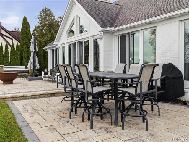 Builiding view forty six for 8442 Lakeshore, Fort Gratiot, MI. 48059