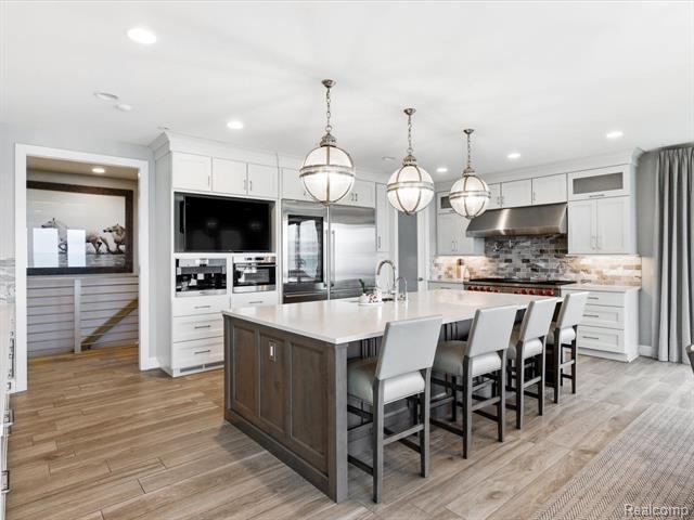 Builiding view fourteen for 8442 Lakeshore, Fort Gratiot, MI. 48059