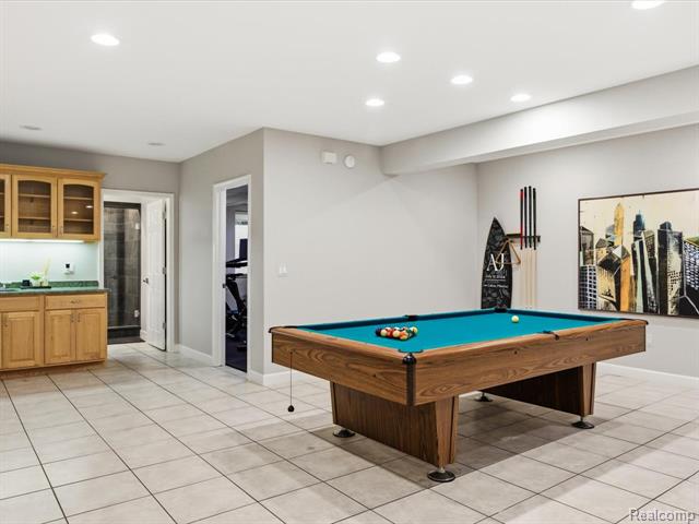 Builiding view thirty five for 8442 Lakeshore, Fort Gratiot, MI. 48059