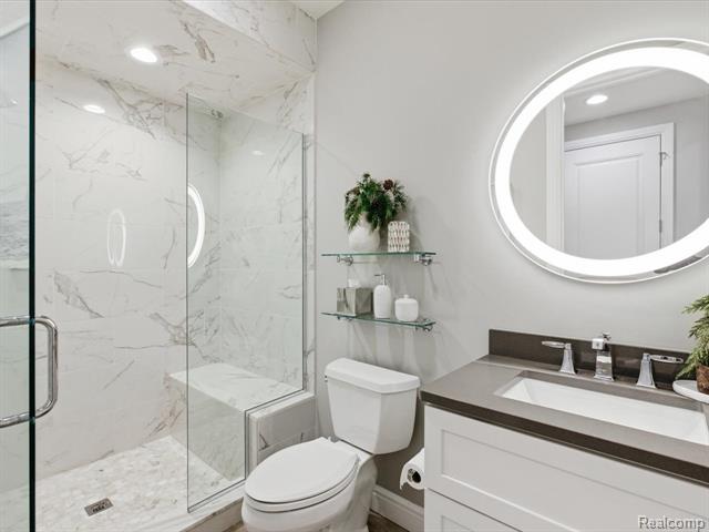 Builiding view twenty nine for 8442 Lakeshore, Fort Gratiot, MI. 48059