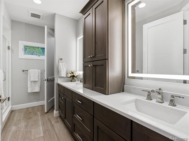 Builiding view twenty three for 8442 Lakeshore, Fort Gratiot, MI. 48059