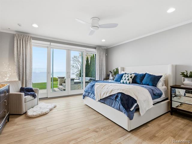 Builiding view twenty for 8442 Lakeshore, Fort Gratiot, MI. 48059