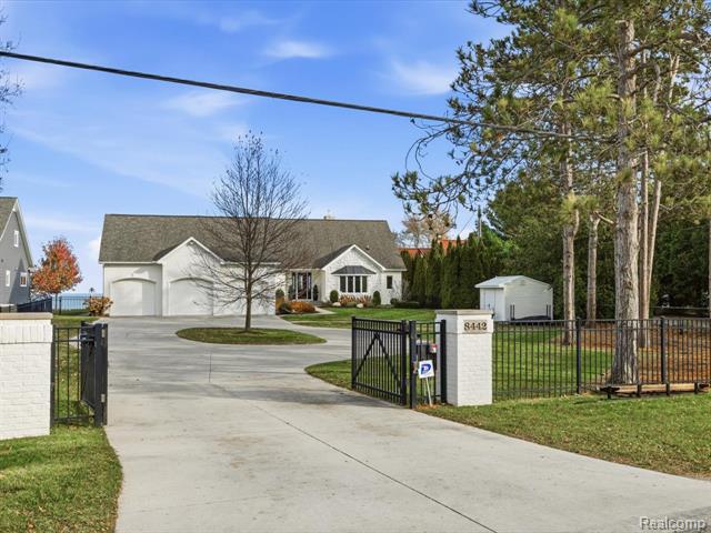 front view for 8442 Lakeshore Rd, Fort Gratiot, Mi. 48059