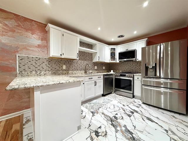 Builiding view eight for 22727 Renford, Novi, MI. 48375