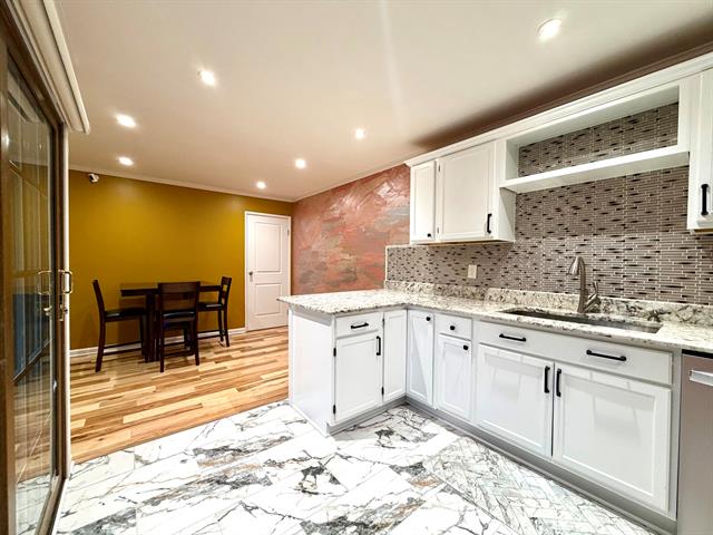 Builiding view eleven for 22727 Renford, Novi, MI. 48375