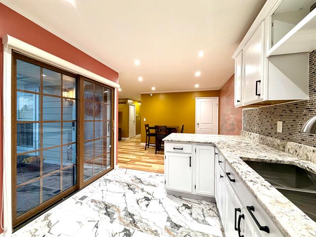 Builiding view fourteen for 22727 Renford, Novi, MI. 48375