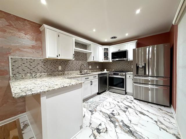 Builiding view nine for 22727 Renford, Novi, MI. 48375