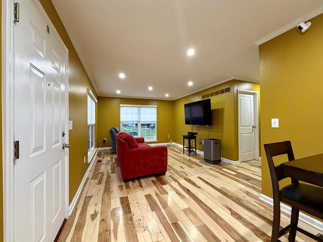 Builiding view seventeen for 22727 Renford, Novi, MI. 48375