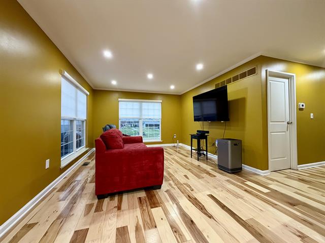 Builiding view six for 22727 Renford, Novi, MI. 48375